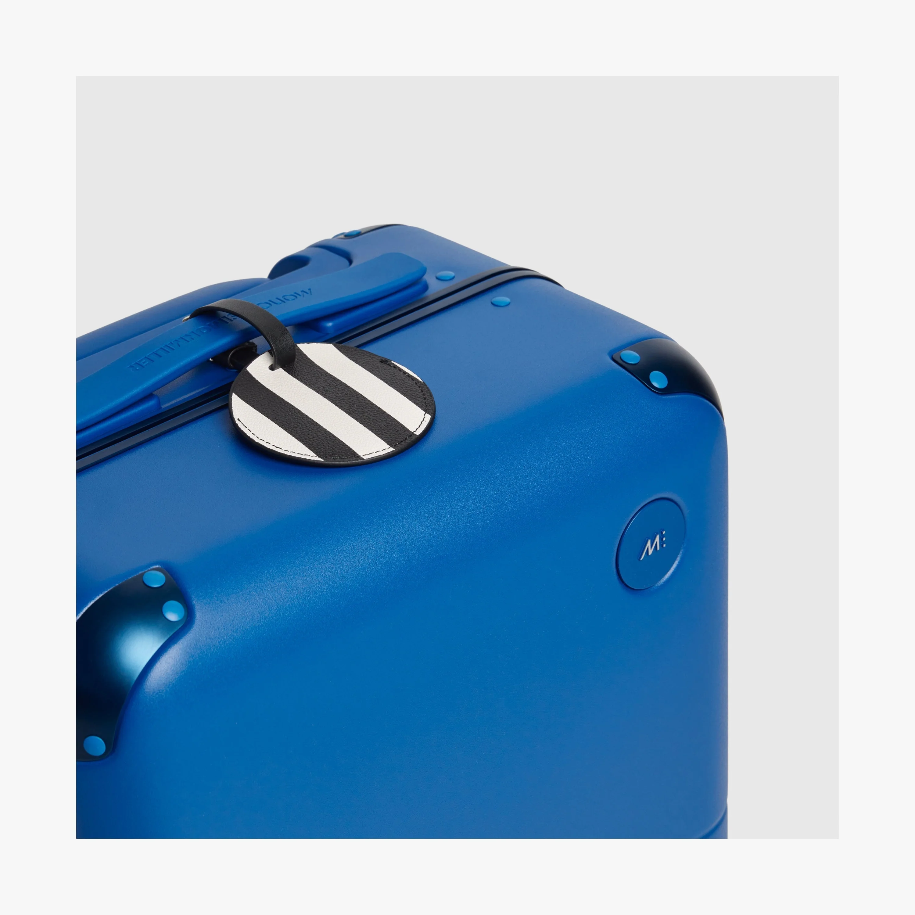Hybrid Check-In Medium - Image 76